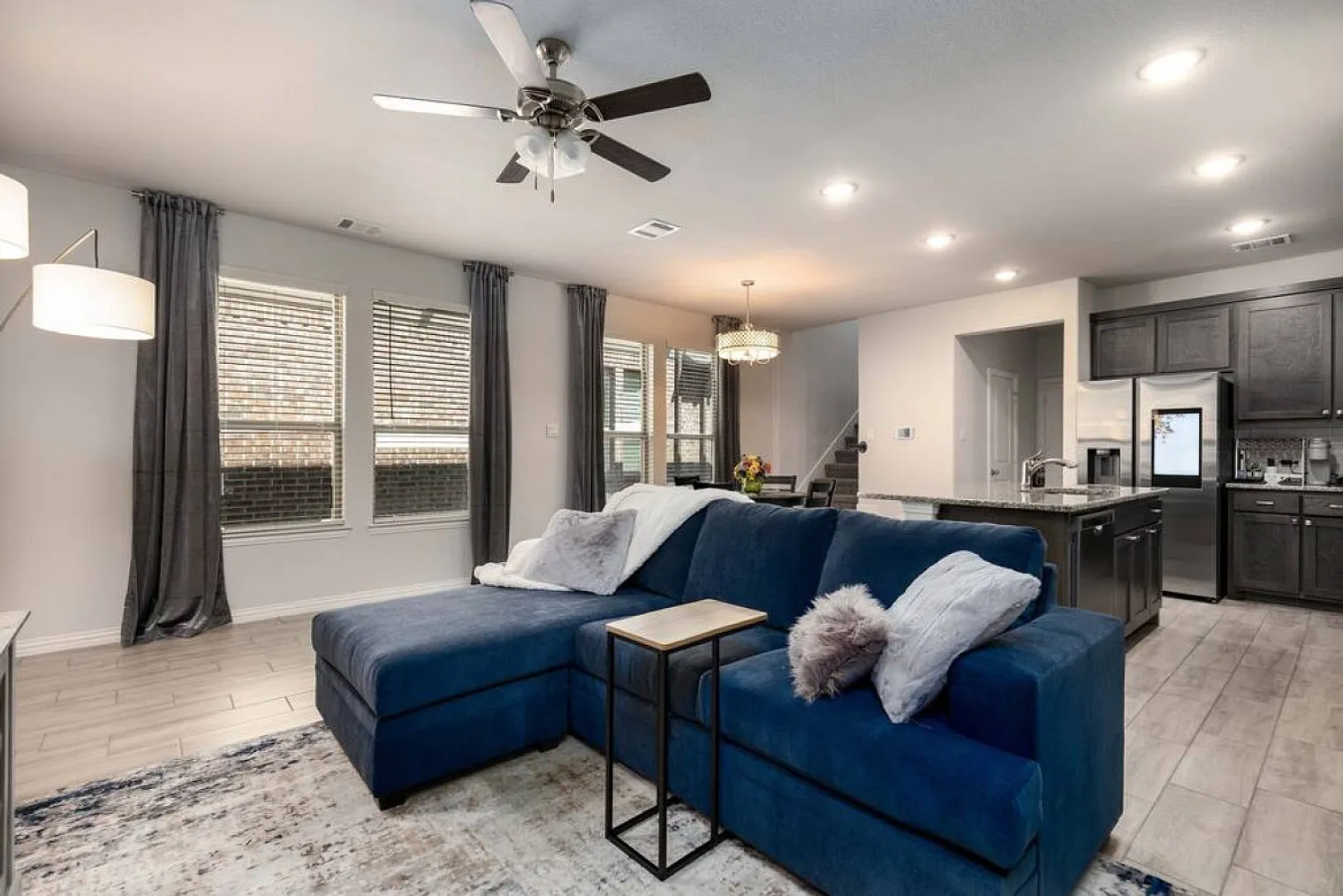 2 bed, 2.0 bath, $4,007 — Photo 3