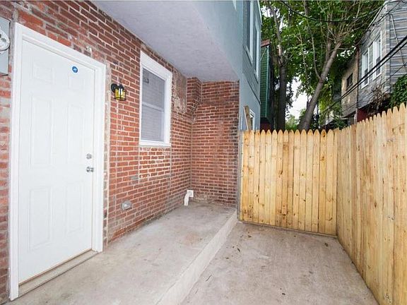 5th image of 1513 N Myrtlewood St