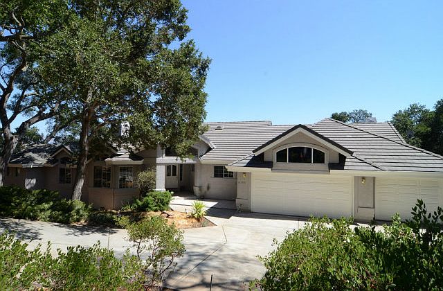 1st image of 18150 Crystal Dr