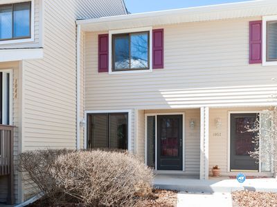 1046 Hidden Lake Dr, Buffalo Grove, IL, 60089