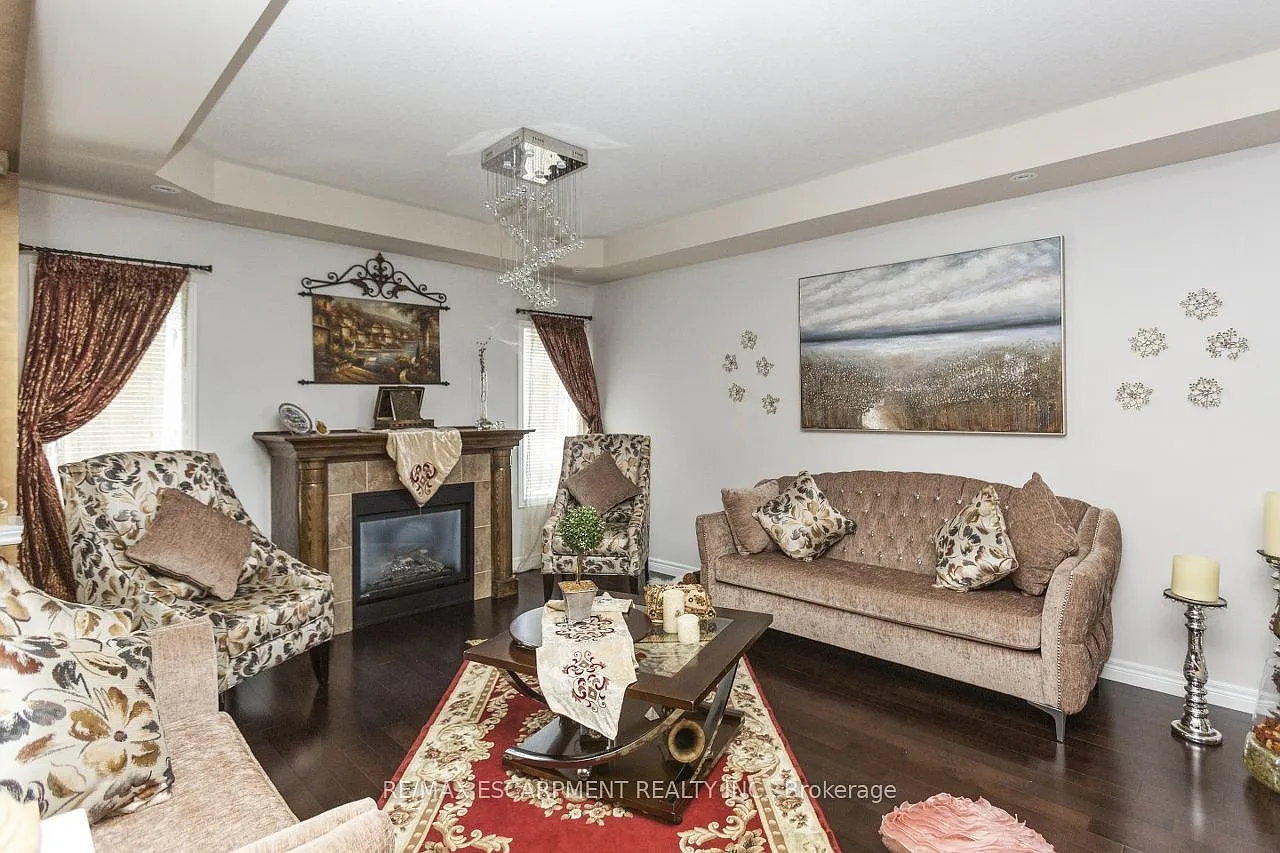 4 bed, $3,600 — Photo 3