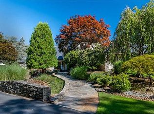 1000 Old Greenwich Dr, East Greenwich, RI 02818