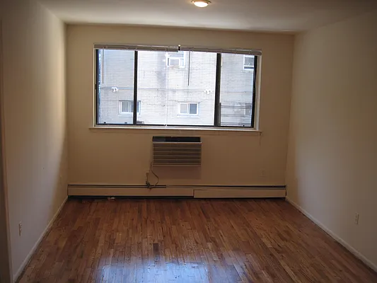 Rented by 18 REALTY | media 27