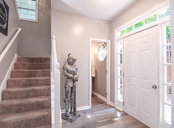5th image of 8474 Lake Dr