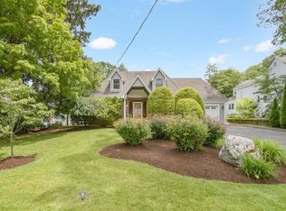 12 Maplewood Rd, Hartsdale, NY 10530