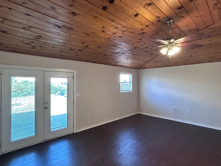 3600 Kell St — Photo 9