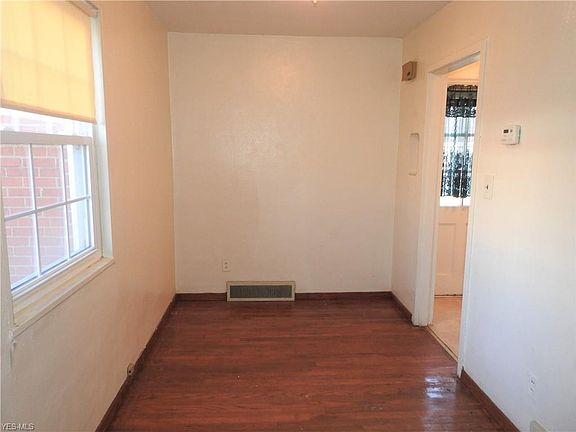 5th image of 482 Clearview Dr APT C