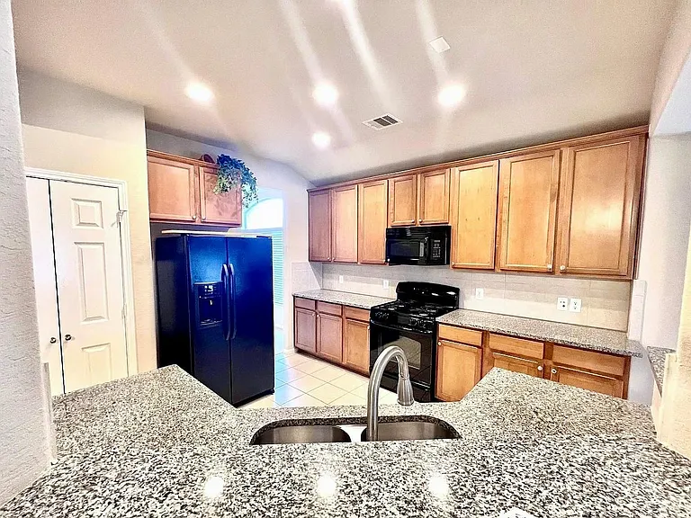 9923 Bronze Mill Ln — Photo 12