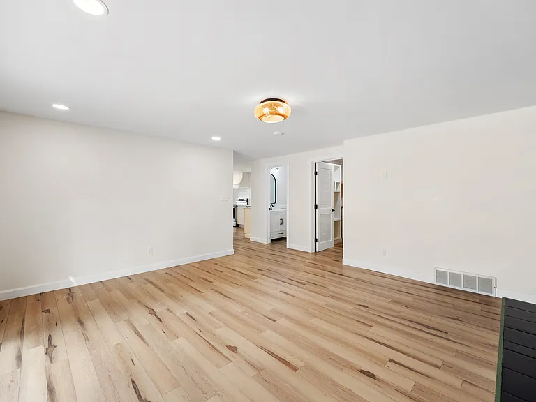 2785 Frazier Ln — Photo 15