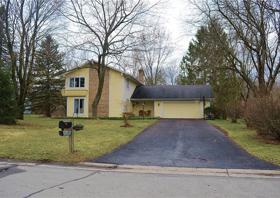 1st image of 1 Surrey Ln