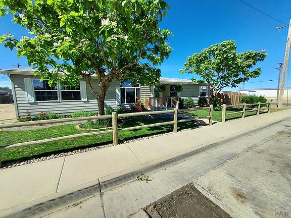 2nd image of 817 E 16th St