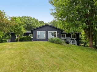 S83W27815 Beaver Trl, Mukwonago, WI 53149