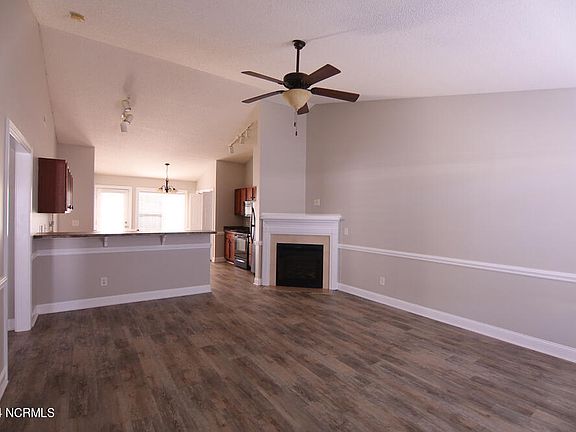 2nd image of 2500 Saddleback Dr #A