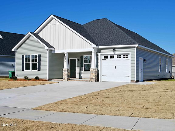 2nd image of 3808 Valleyfield Lane N
