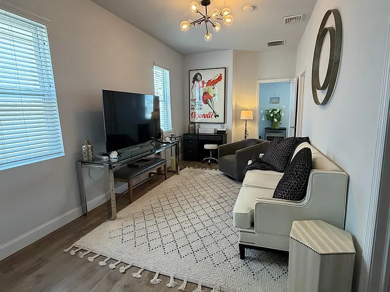 9313 Ventnor Ave — Photo 10