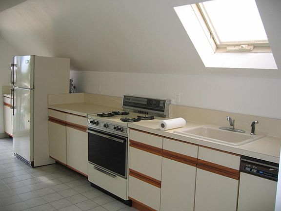 bright eat in kitchen