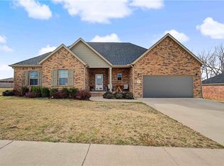 908 E Fallon St, Siloam Springs, AR 72761