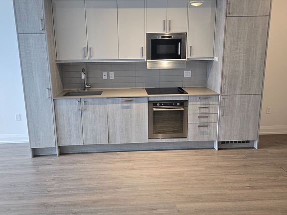 2nd image of 77 Mutual St #3001