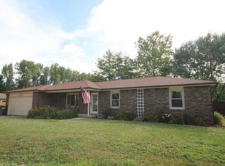 8553 N Farmstead Ct, Columbus, IN 47201