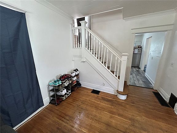 3rd image of 81 Lenox St