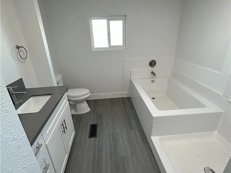 10421 El Centro Rd — Photo 5