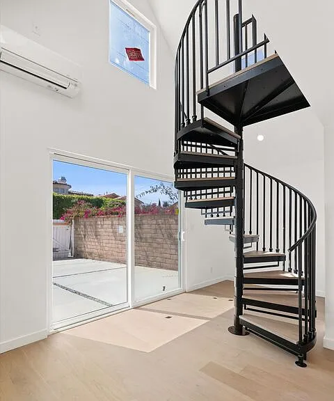 2316 Hill St — Photo 26