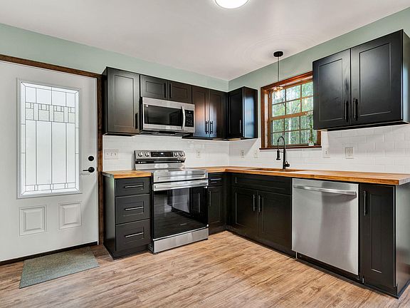 4th image of 715 Crane Way