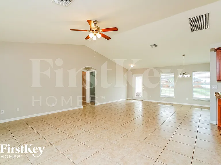3032 NW 6th Ave — Photo 3