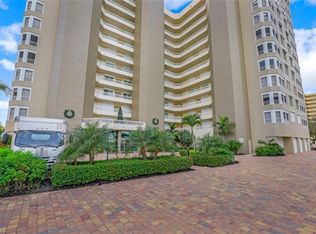 21 Bluebill Ave #B-401, Naples, FL 34108