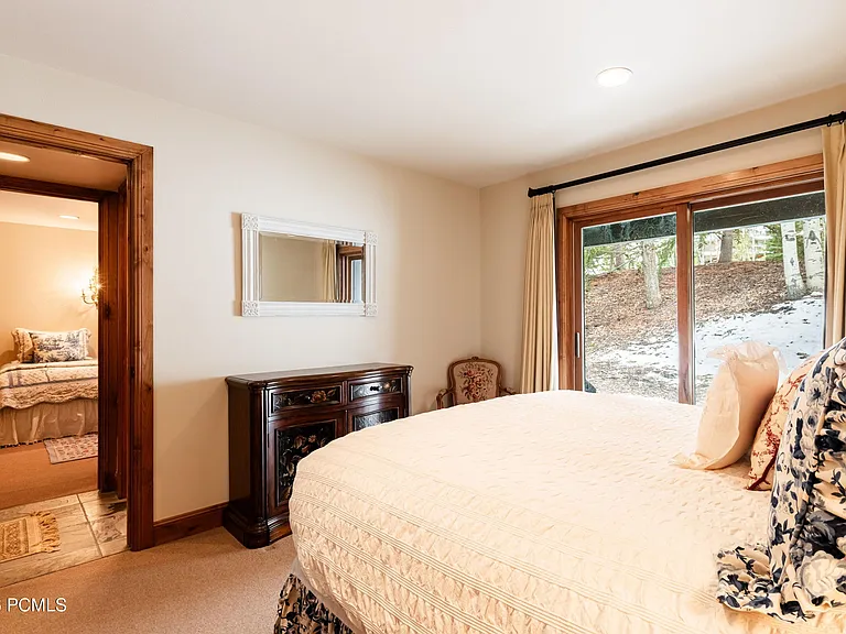 1525 Lakeside Cir — Photo 55