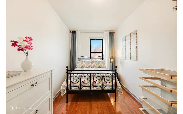 Sold by Douglas Elliman | media 4