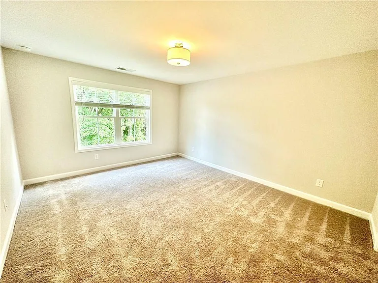 118 Bluffington Way — Photo 10