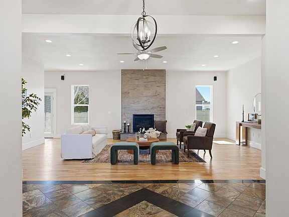 4th image of 4211 Tamarack Rd