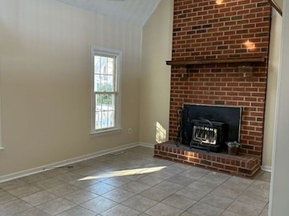 3rd image of 6427 Canesville Ln