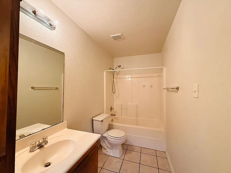 311 Jeff Gordon Dr #A — Photo 6