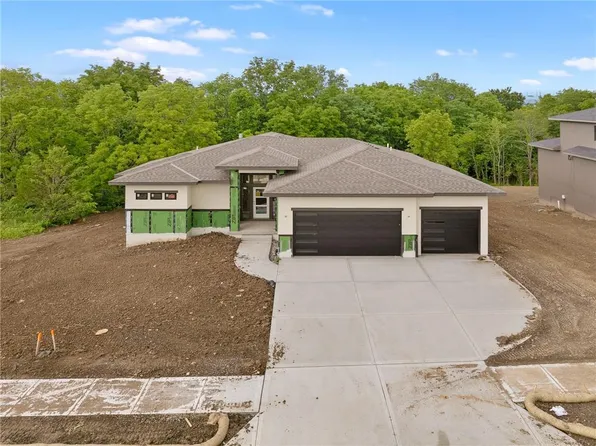 514 Turnbridge Dr, Raymore, MO 64083