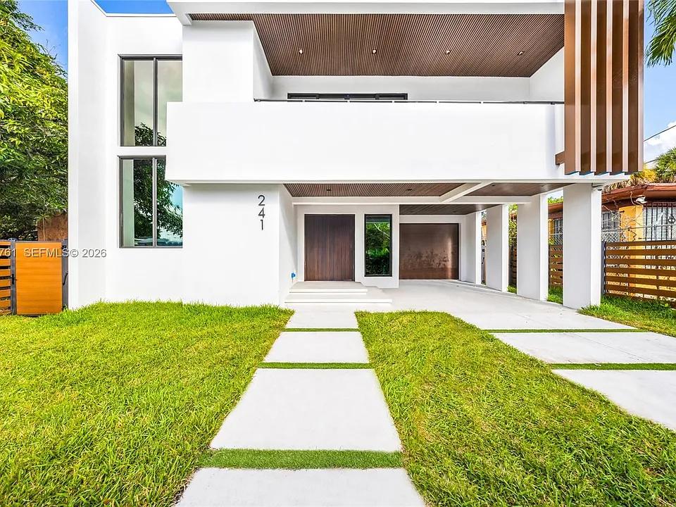 241 NW 46th St