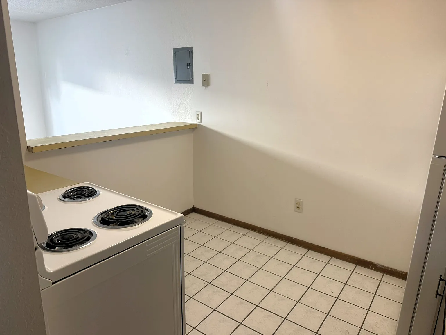 539 S Wasson Ln — Photo 3
