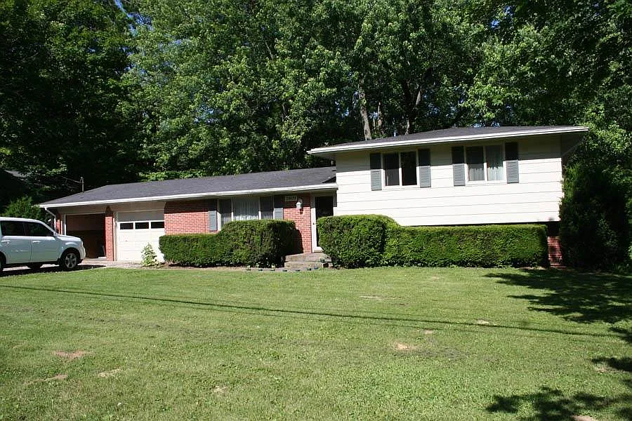 2809 N Eby Dr photo 1