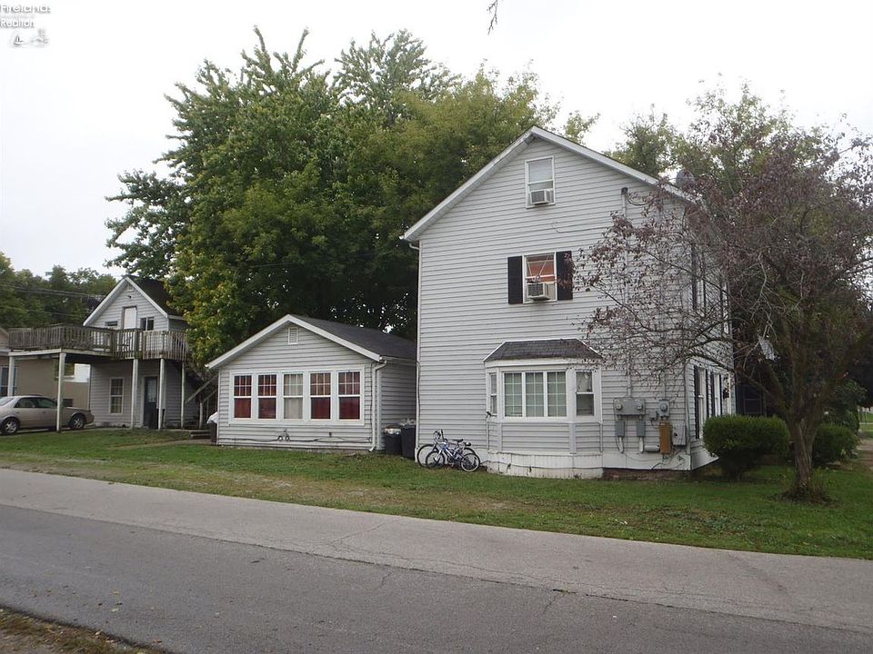 1st image of 901 Elliott St