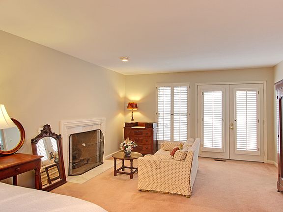 3rd image of 13615 River Valley Ct