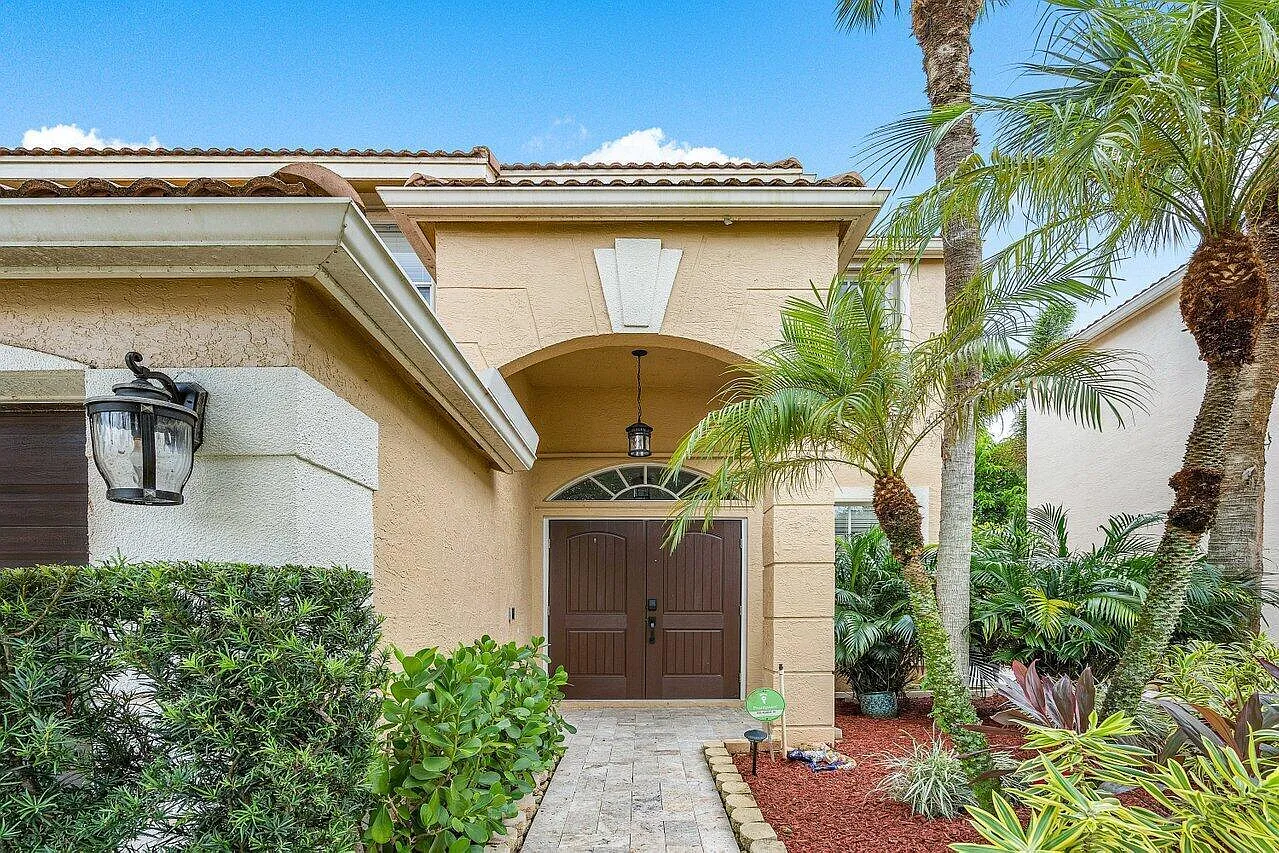 4 bed, 2.5 bath, 2558 sqft, $4,300 — Photo 4