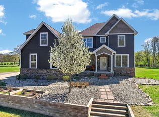 10180 N Antcliff Rd, Fowlerville, MI 48836