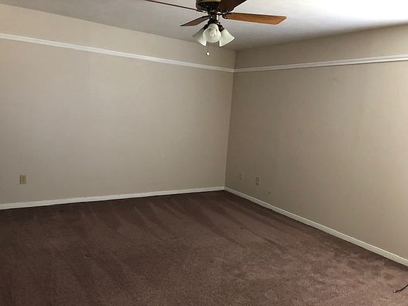 5th image of 26 Golfview Dr