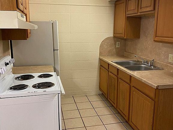 5th image of 1907 E Broadway Ave APT 102