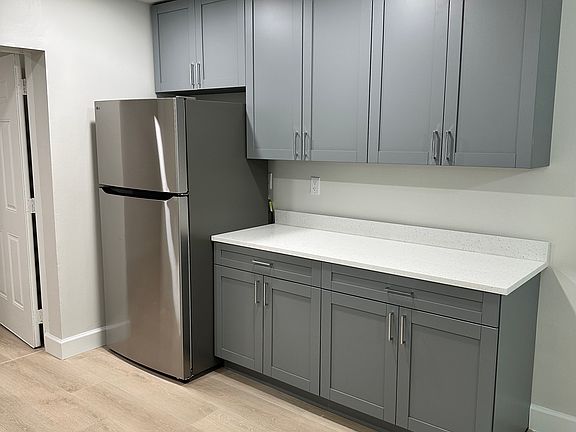 3rd image of 601 73rd Ave N