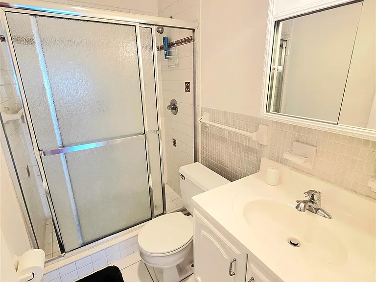 2230 NE 56th Pl #208 — Photo 17