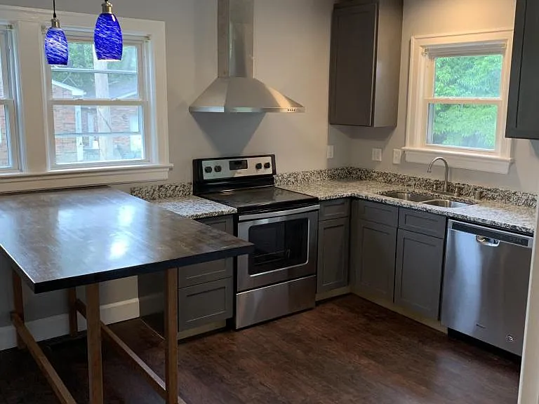 1200 Garrison Ave — Photo 5