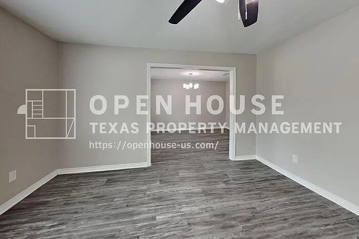 4 bed, 2.5 bath, 2672 sqft, $2,400 — Photo 4