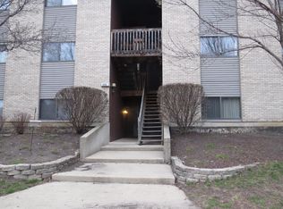 2362 South St APT A, Elgin, IL 60123
